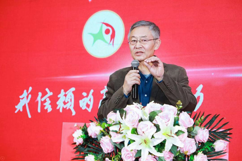 《中国汽车报》社总经理辛宁、中国内燃机学会副秘书长魏安力