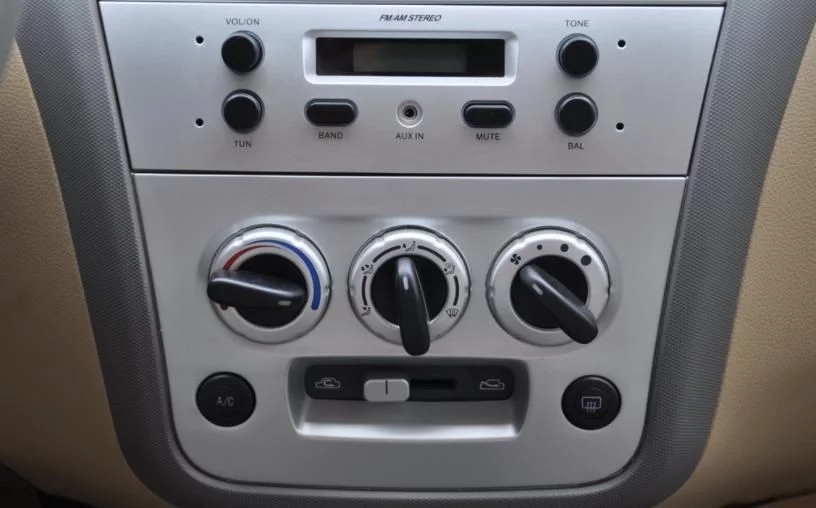 为啥开暖风不按AC键也费油，维修工：这个按钮不关，也好意思问?