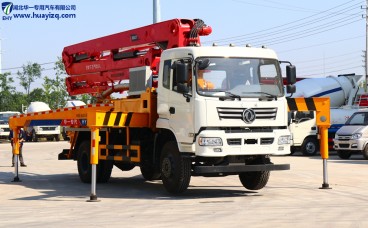 31米东风小型混凝土臂架泵车(玉柴240马力)